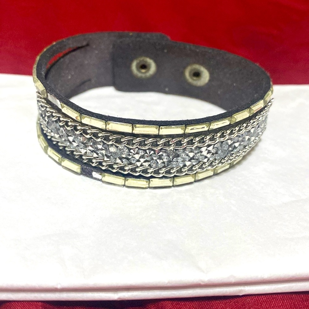 Grey leather bracelet